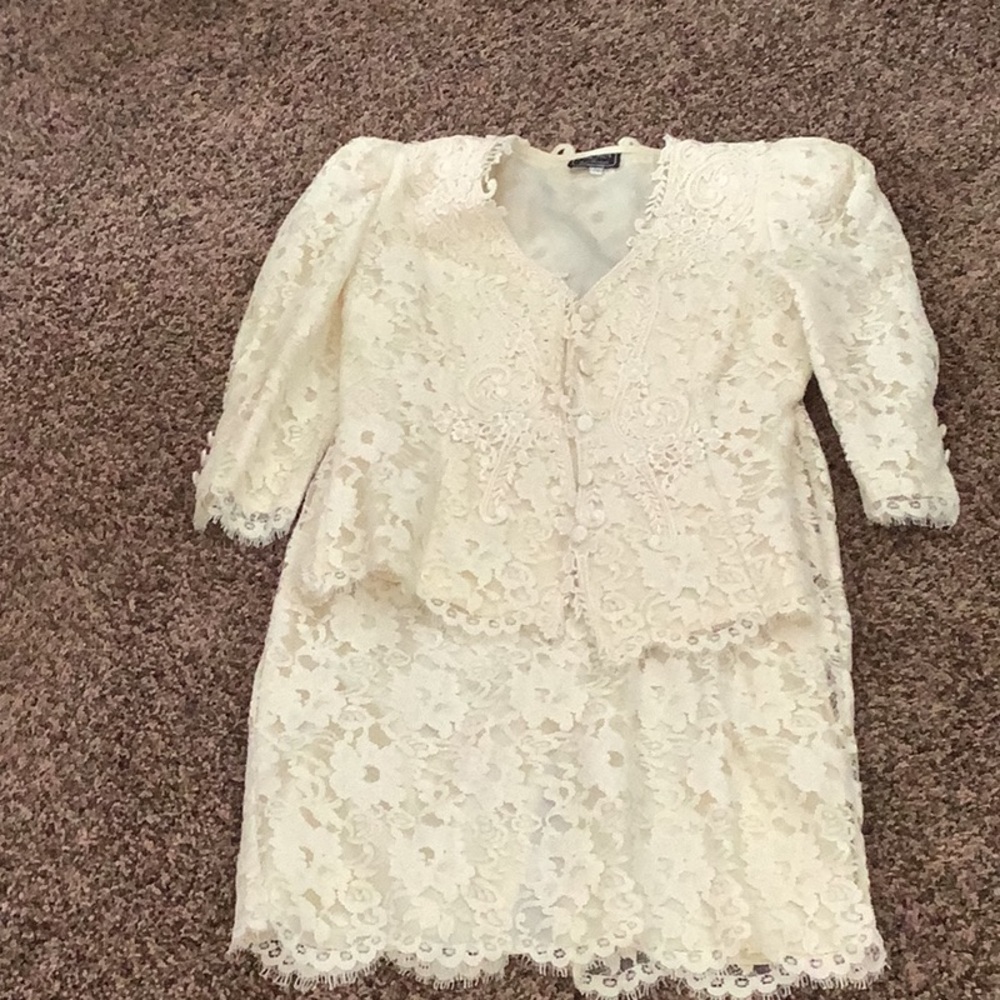 Cream Lace Two-Piece Skirt Suit